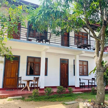 Parakum Rest Rooms Cidade Antiga de Polonnaruva Exterior foto